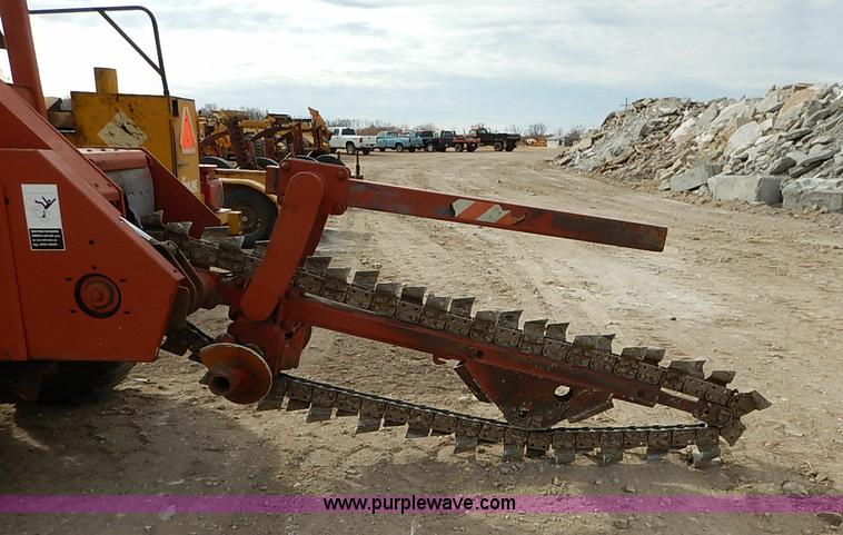 image for item I5230 1985 Ditch Witch 4010 trencher