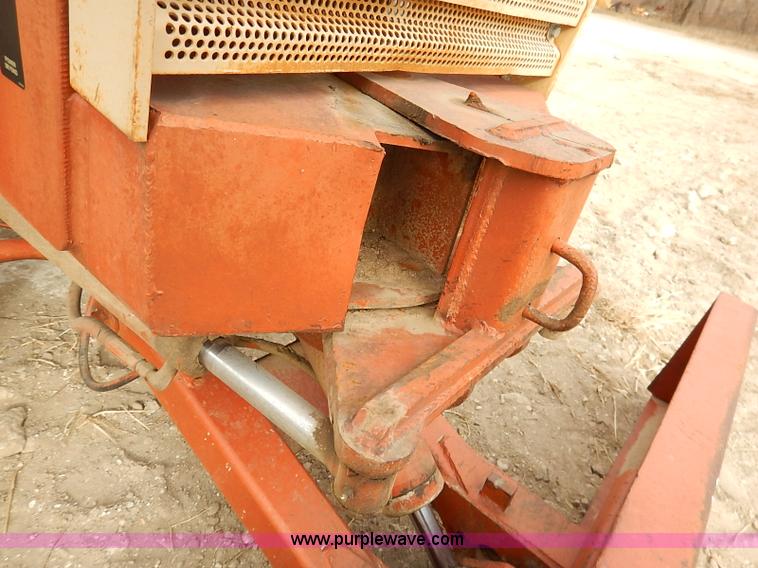 image for item I5230 1985 Ditch Witch 4010 trencher