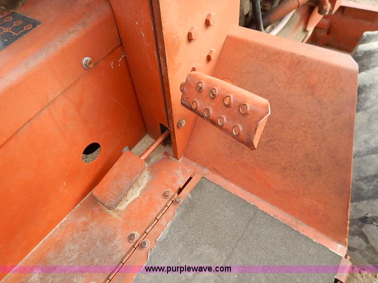 image for item I5230 1985 Ditch Witch 4010 trencher