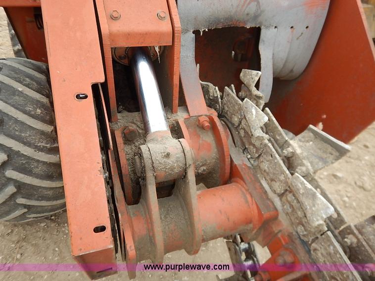 image for item I5230 1985 Ditch Witch 4010 trencher