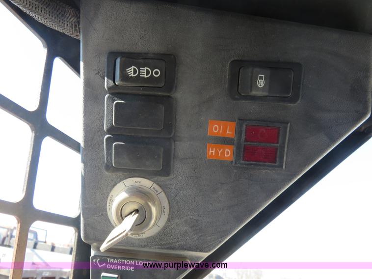 image for item J1221 1998 Bobcat 763 skid steer