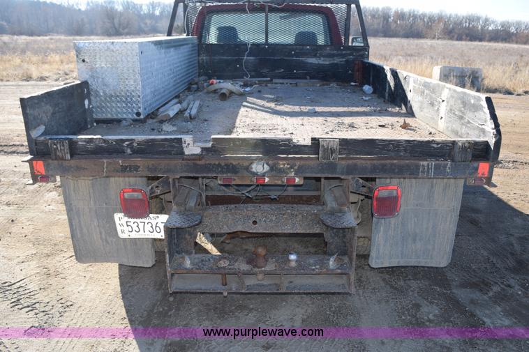 image for item J1240 1994 Ford F350 Super Duty XLT flatbed truck
