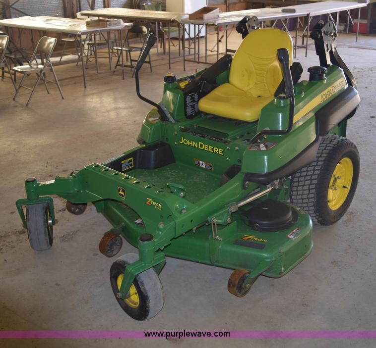 image for item BB9661 John Deere 2520A ZTR lawn mower