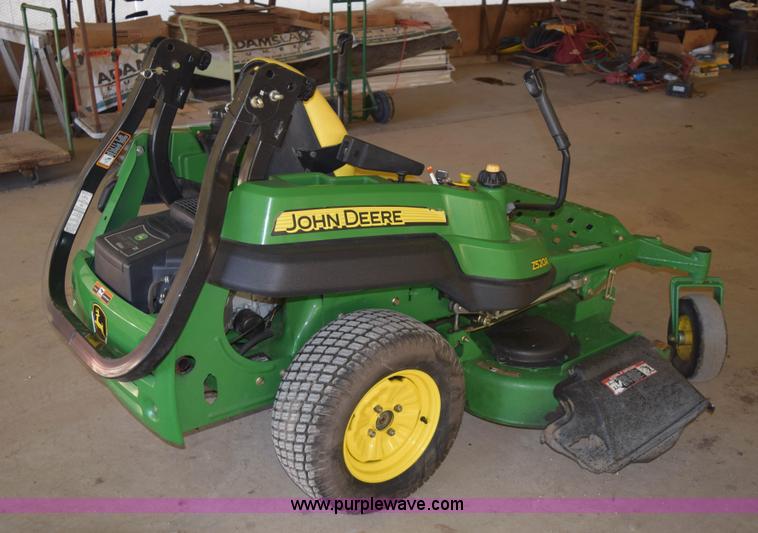 image for item BB9661 John Deere 2520A ZTR lawn mower