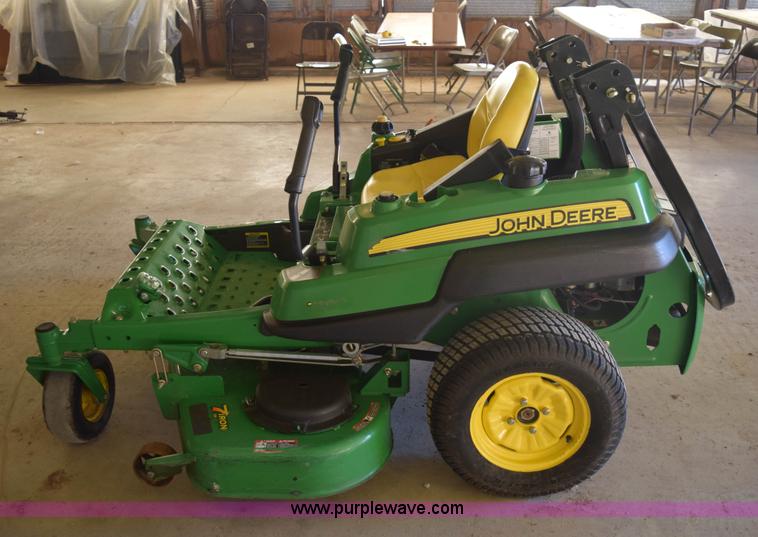 image for item BB9661 John Deere 2520A ZTR lawn mower
