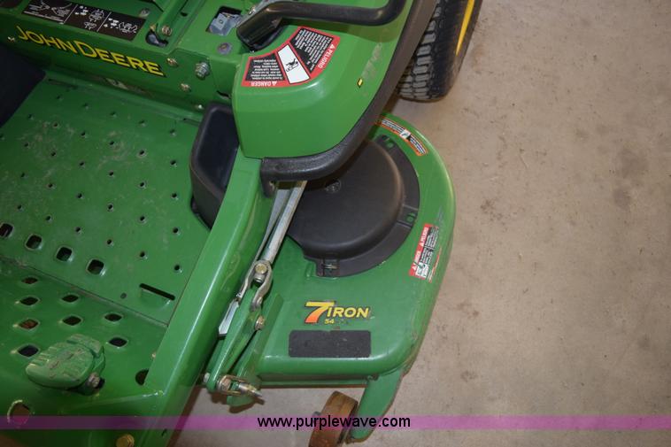 image for item BB9661 John Deere 2520A ZTR lawn mower