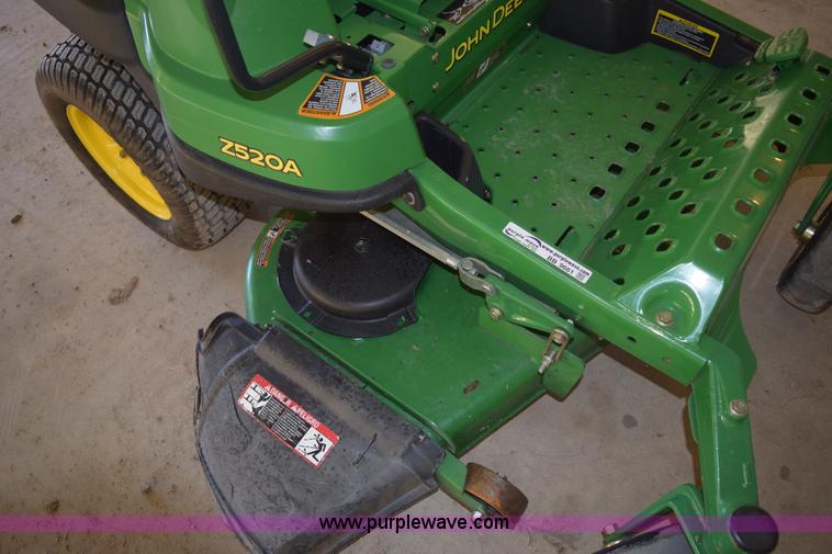 image for item BB9661 John Deere 2520A ZTR lawn mower