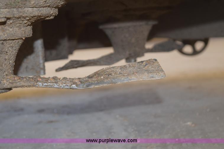 image for item BB9661 John Deere 2520A ZTR lawn mower