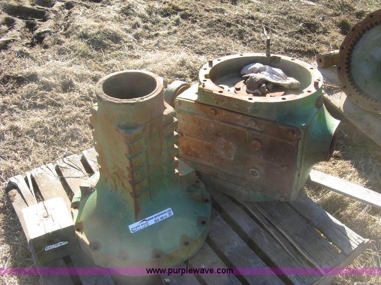 image for item BD9614 Assorted John Deere 7520 tractor parts