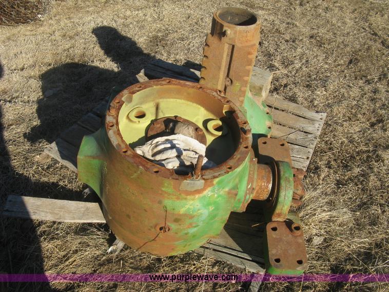 image for item BD9614 Assorted John Deere 7520 tractor parts