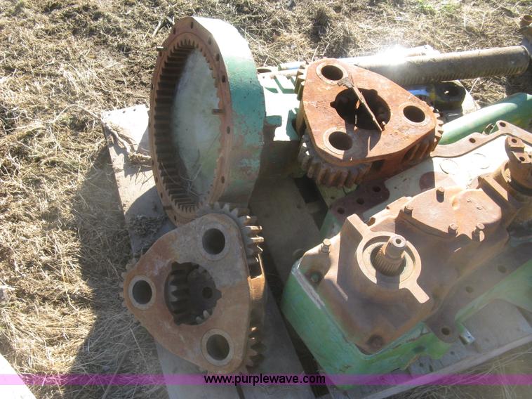 image for item BD9614 Assorted John Deere 7520 tractor parts