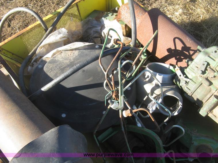 image for item BD9614 Assorted John Deere 7520 tractor parts