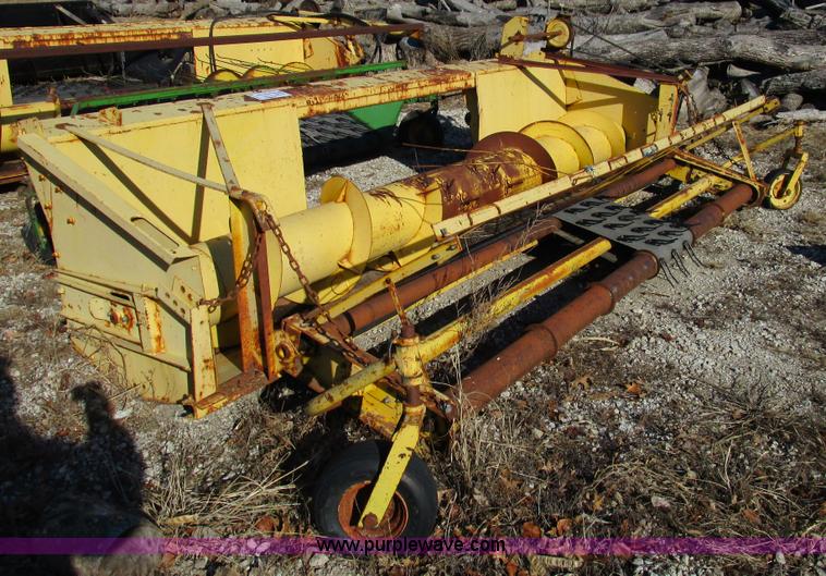 image for item D2247 New Holland 960 pickup head