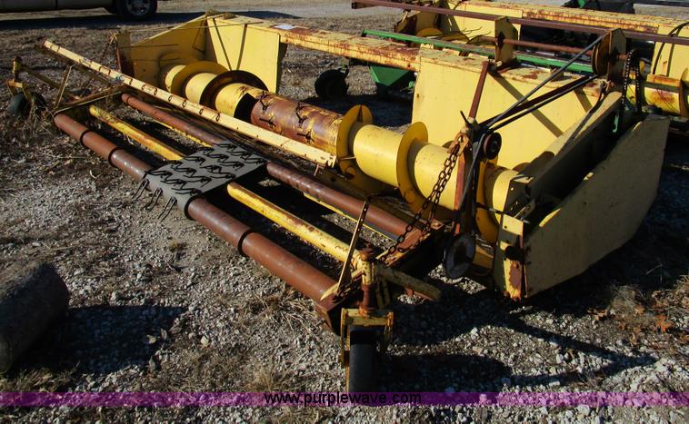 image for item D2247 New Holland 960 pickup head