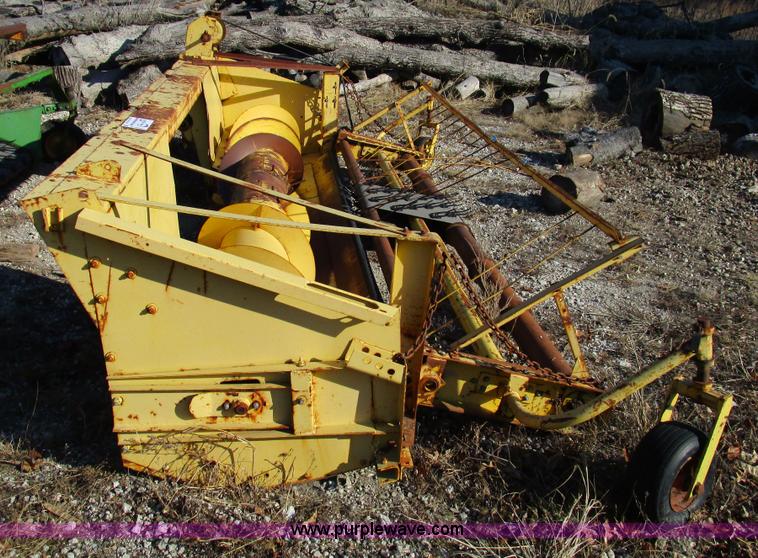 image for item D2247 New Holland 960 pickup head