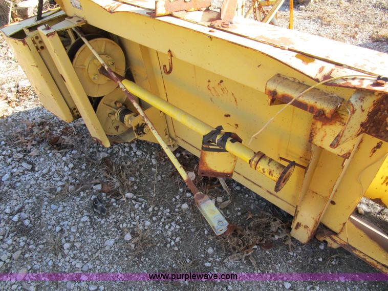image for item D2247 New Holland 960 pickup head