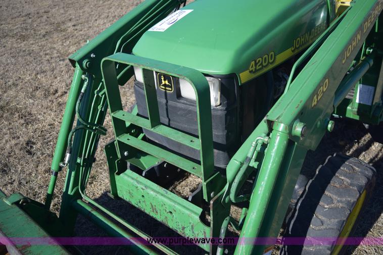 image for item E6070 1998 John Deere 4200 HST MFWD tractor