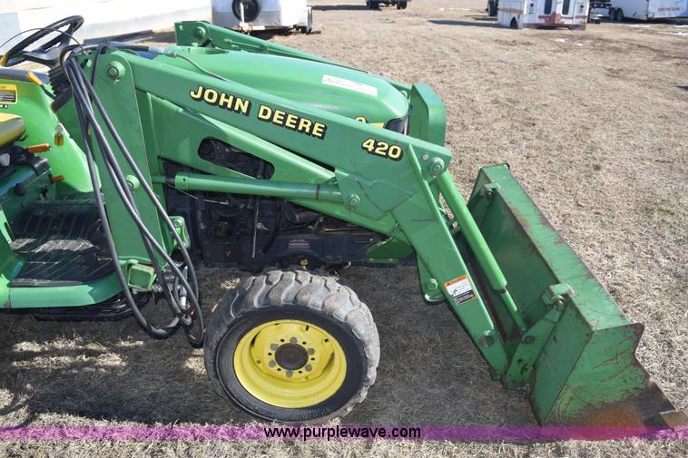 image for item E6070 1998 John Deere 4200 HST MFWD tractor