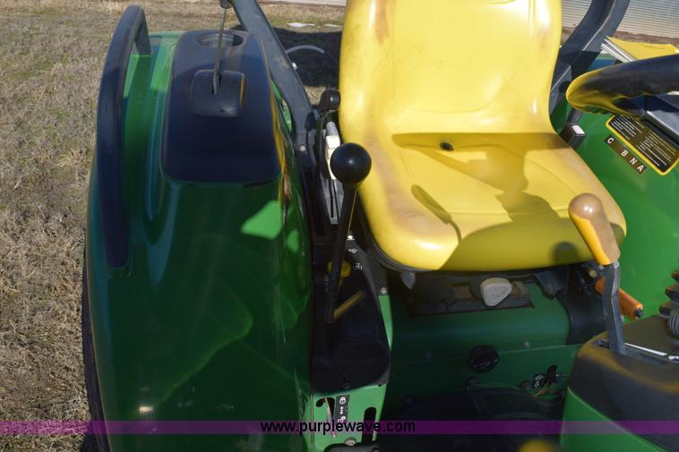 image for item E6070 1998 John Deere 4200 HST MFWD tractor