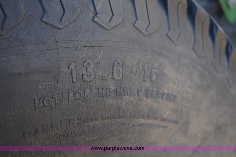 image for item E6070 1998 John Deere 4200 HST MFWD tractor