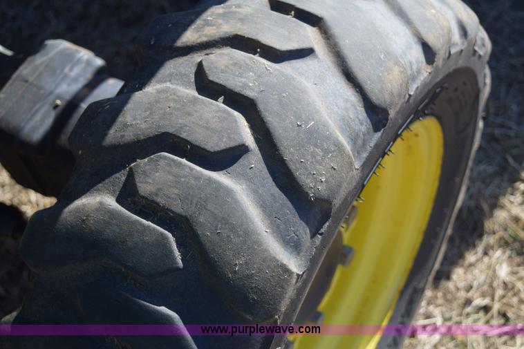 image for item E6070 1998 John Deere 4200 HST MFWD tractor