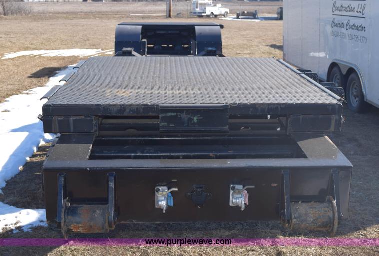 image for item E6078 1985 Thomas combine trailer