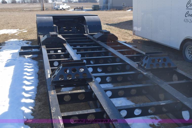 image for item E6078 1985 Thomas combine trailer