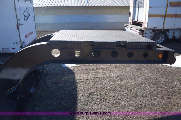 image for item E6078 1985 Thomas combine trailer