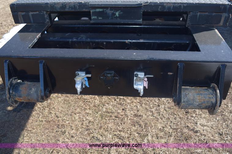 image for item E6078 1985 Thomas combine trailer