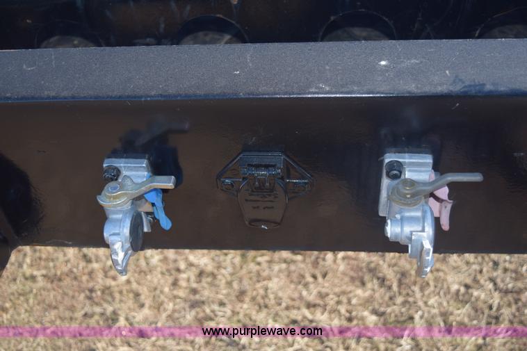 image for item E6078 1985 Thomas combine trailer