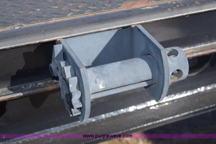 image for item E6078 1985 Thomas combine trailer