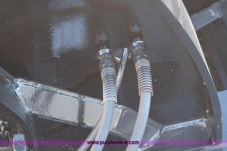 image for item E6078 1985 Thomas combine trailer