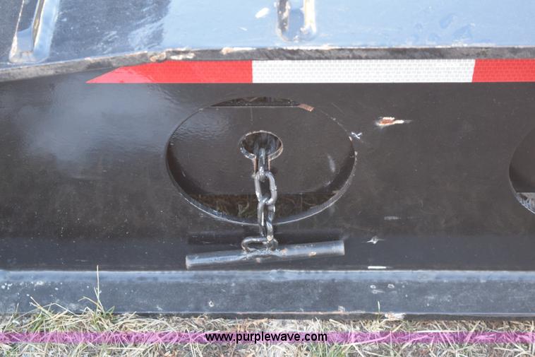 image for item E6078 1985 Thomas combine trailer