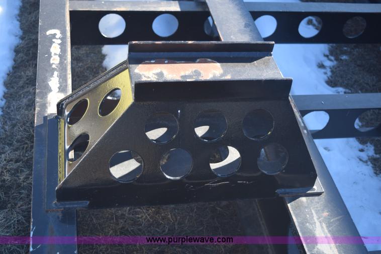 image for item E6078 1985 Thomas combine trailer