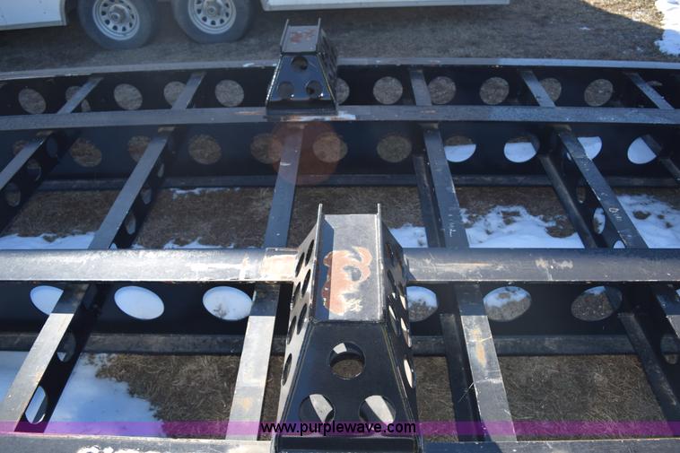 image for item E6078 1985 Thomas combine trailer