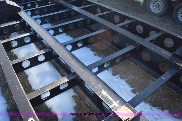 image for item E6078 1985 Thomas combine trailer