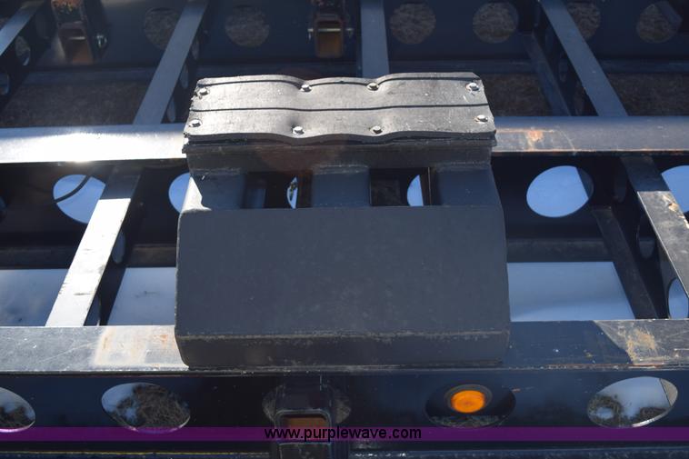 image for item E6078 1985 Thomas combine trailer