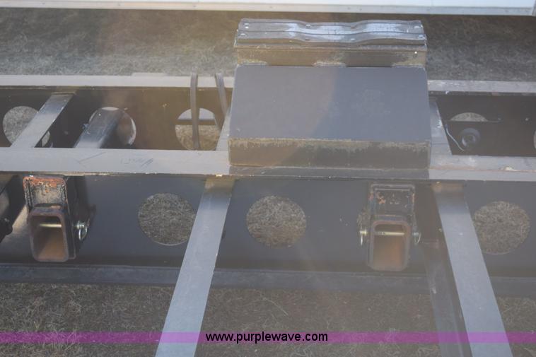 image for item E6078 1985 Thomas combine trailer