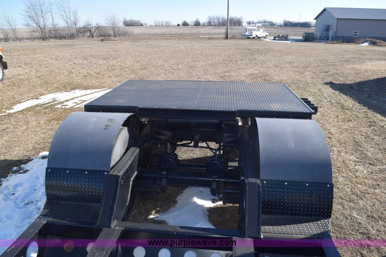 image for item E6078 1985 Thomas combine trailer