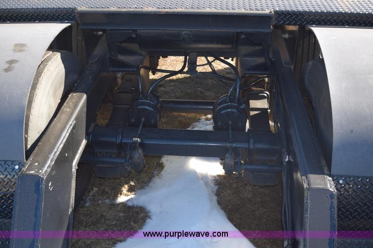 image for item E6078 1985 Thomas combine trailer