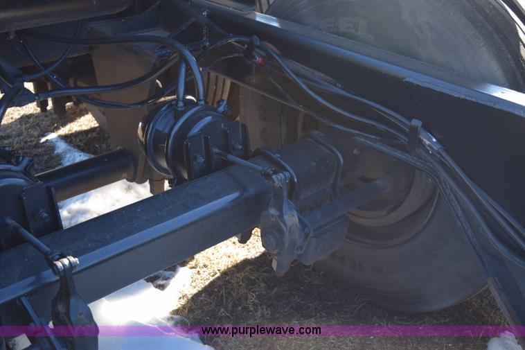 image for item E6078 1985 Thomas combine trailer