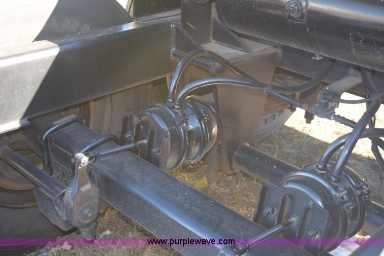 image for item E6078 1985 Thomas combine trailer