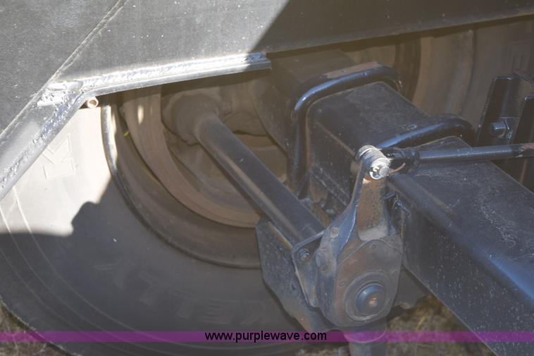 image for item E6078 1985 Thomas combine trailer