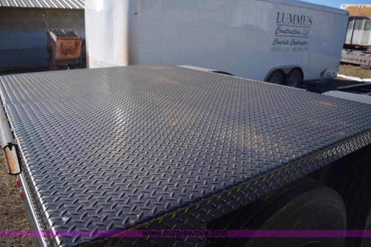 image for item E6078 1985 Thomas combine trailer