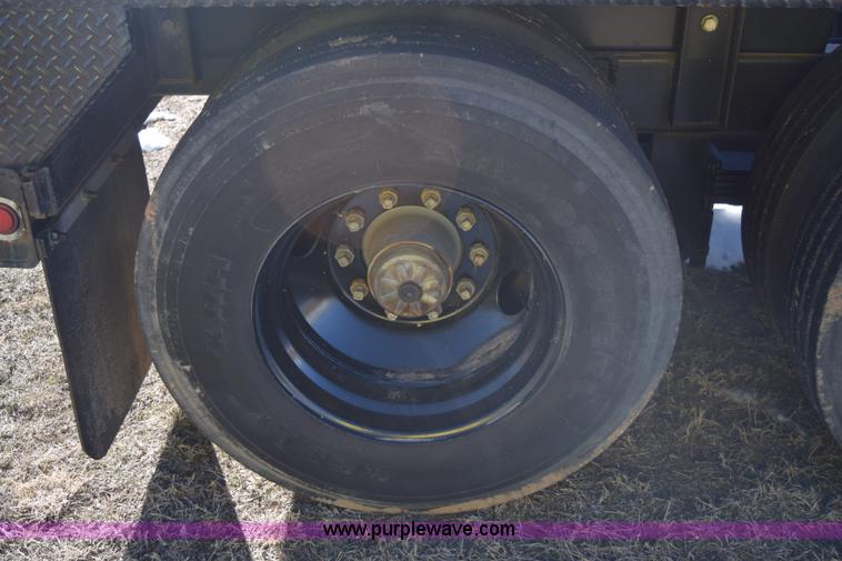 image for item E6078 1985 Thomas combine trailer