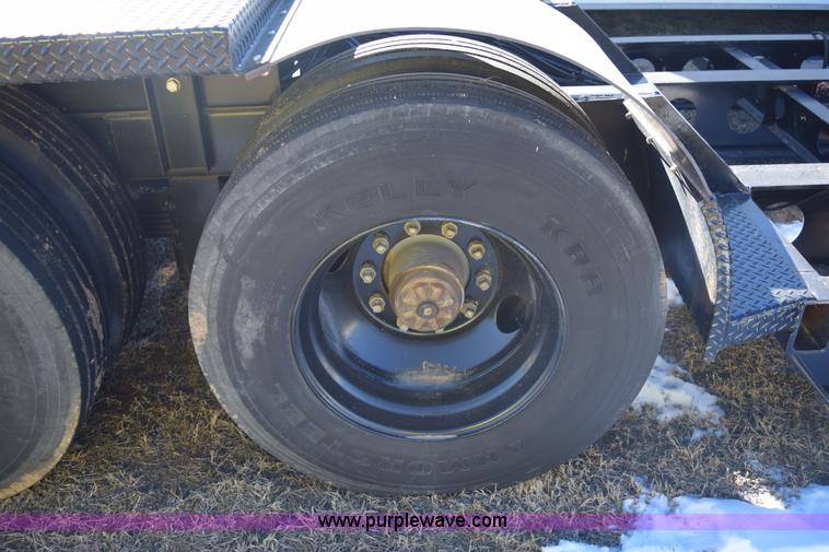 image for item E6078 1985 Thomas combine trailer