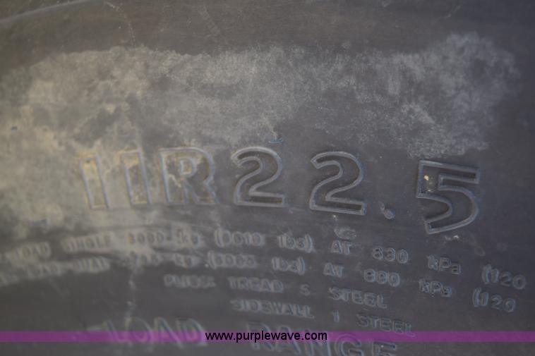 image for item E6078 1985 Thomas combine trailer