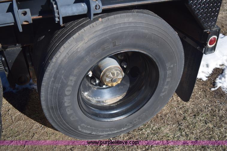 image for item E6078 1985 Thomas combine trailer