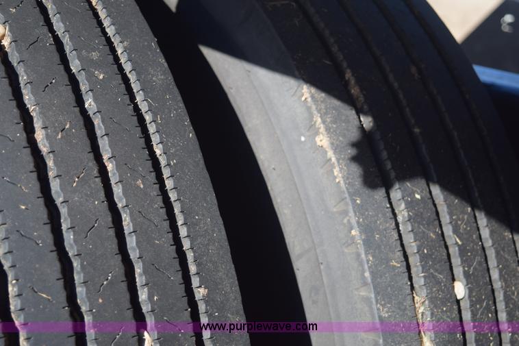 image for item E6078 1985 Thomas combine trailer