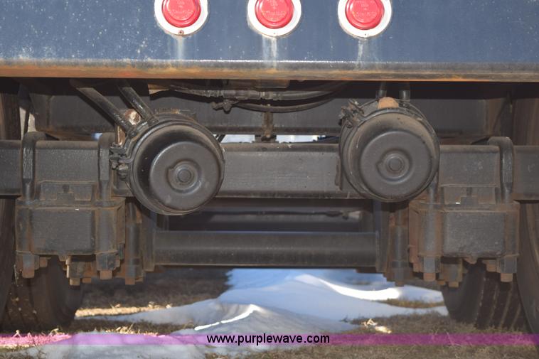 image for item E6078 1985 Thomas combine trailer